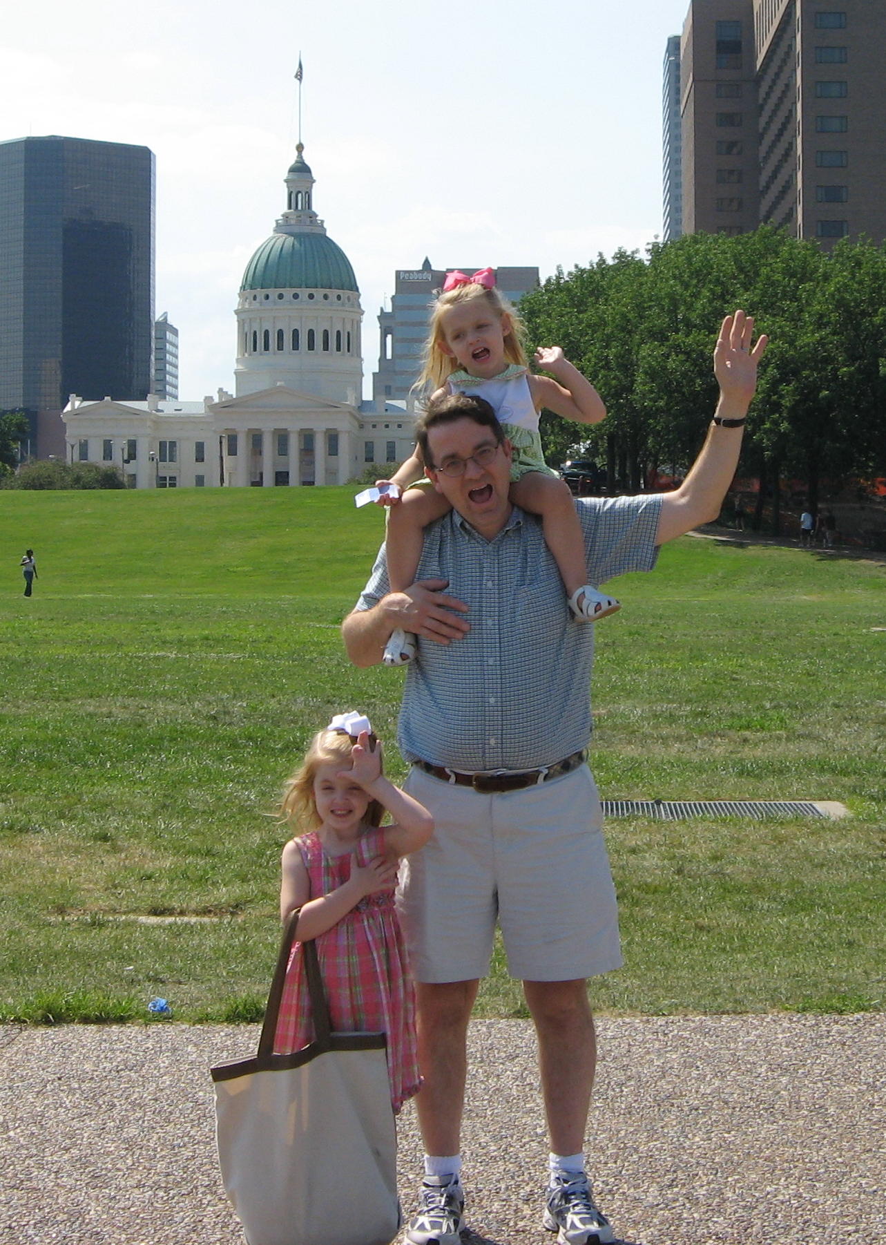2007_07_23 Jane Cate and Randy at Arch.jpg